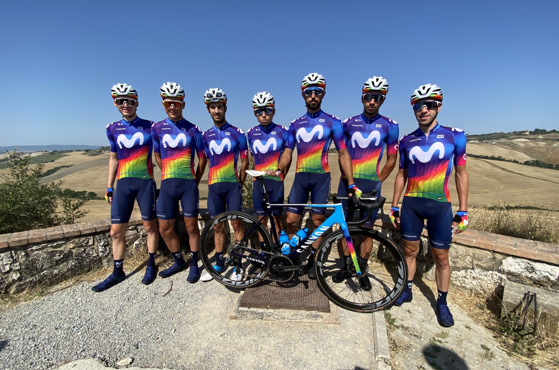 Imagen de la noticia ‛Movistar Team wearing Charity Jersey at Strade Bianche recon: early pics from Italy’