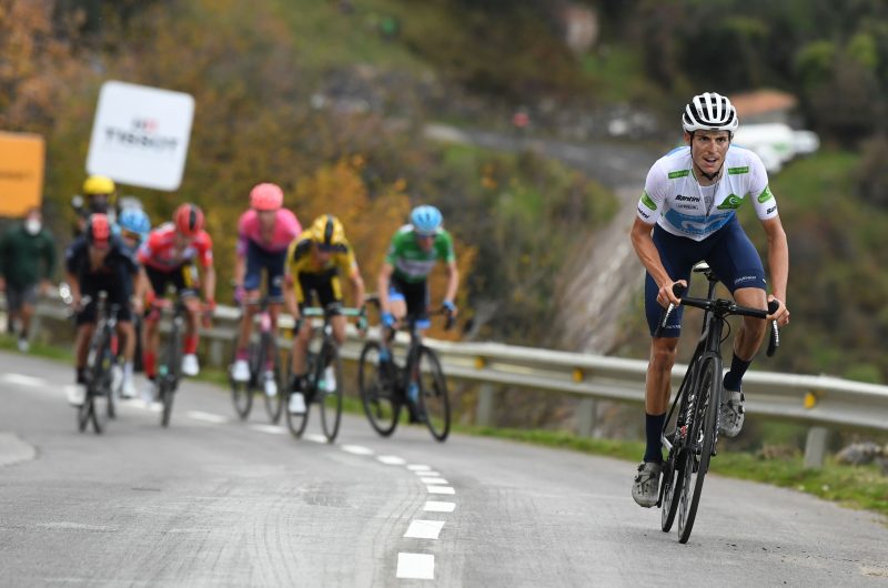 News' image‛Enric Mas (3º), el más valiente en L’Angliru, se aferra a La Vuelta’