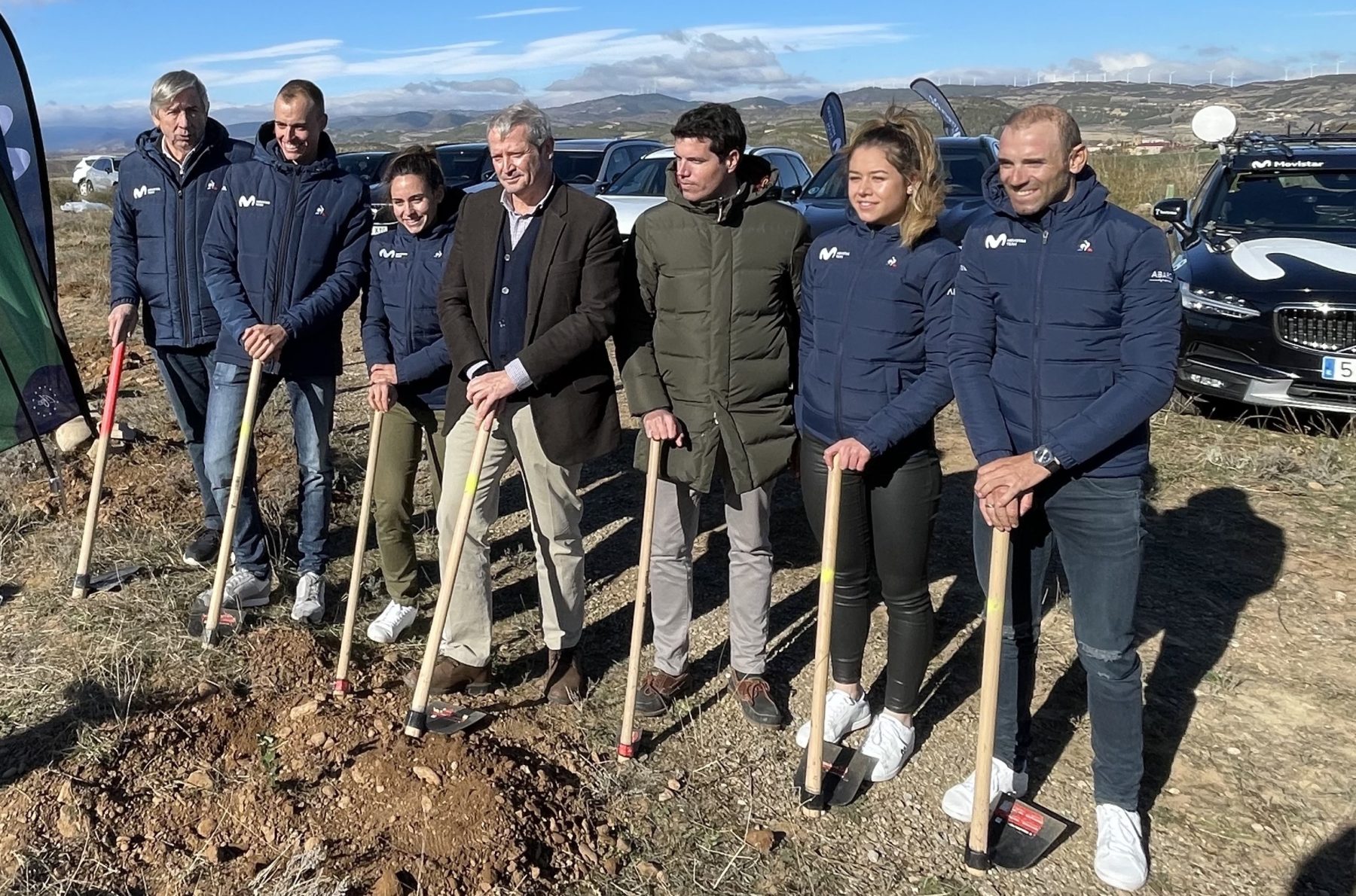 Movistar Team presenta su proyecto de reforestación en Navarra: 1.000 árboles en Sangüesa
