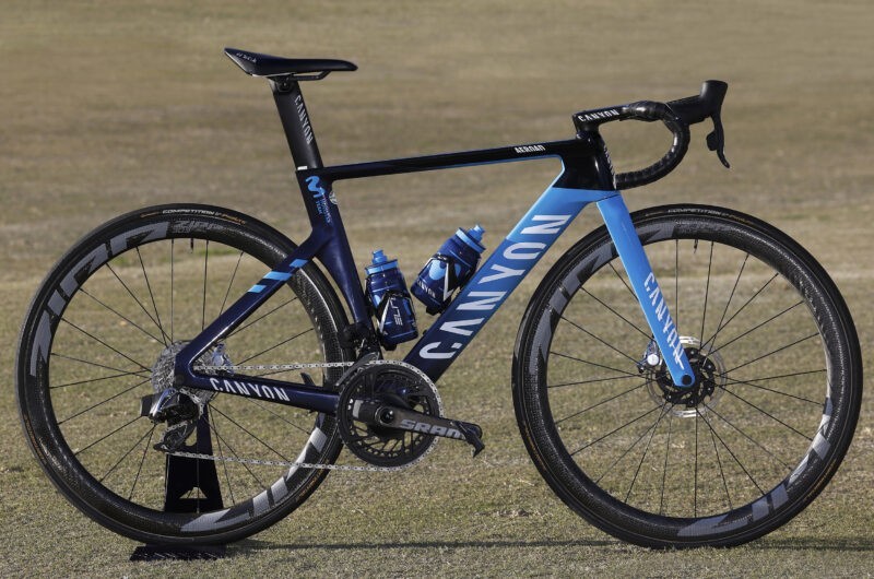 Imagen de la noticia ‛A jewel of technology: this is the Movistar Team’s Canyon Aeroad CFR for 2022’