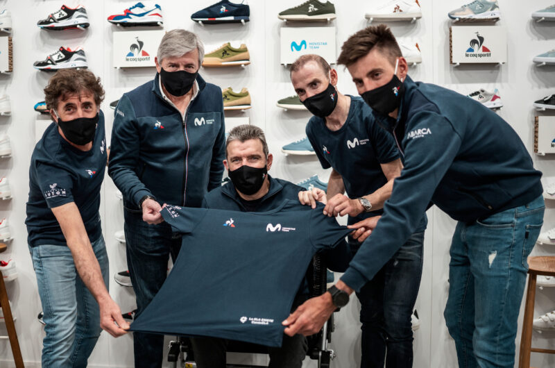 Imagen de la noticia ‛Movistar Team, Le Coq Sportif, Fundación Luzón unveil ALS charity jersey at Barcelona event’