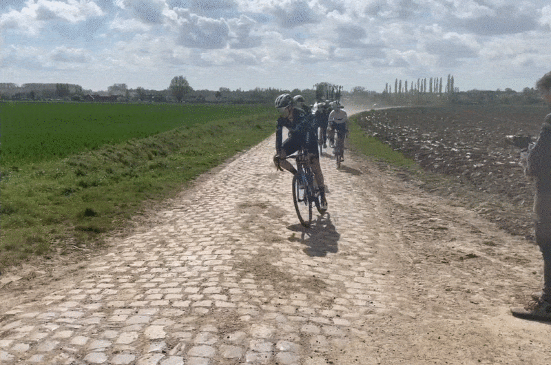 Imagen de la noticia ‛Movistar Team covers Paris-Roubaix Femmes recon’