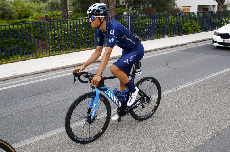 Imagen de la noticia ‛Sergio Samitier crashes out of Giro d’Italia on stage seven, suffers no serious injuries’