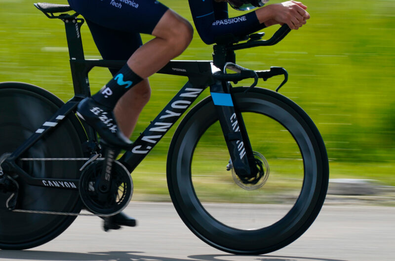 Imagen de la noticia ‛Our Canyon Speedmax CFR time trial bikes in detail, with Iván Velasco (in Spanish)’