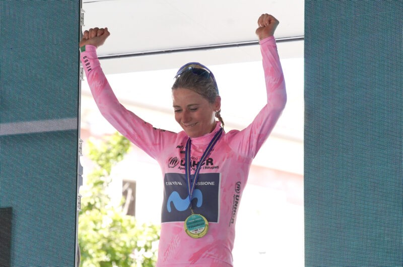 Imagen de la noticia ‛Annemiek van Vleuten makes Giro Donne explode in Cesena: wins stage 4, is Maglia Rosa’