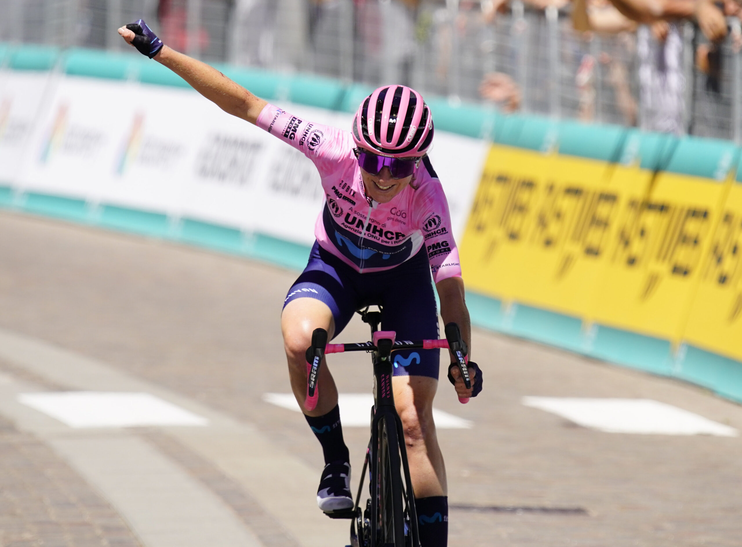 Van Vleuten golpea de nuevo en Aldeno y da un paso de gigante hacia el rosa  | Movistar Team | Giro Donne 2022