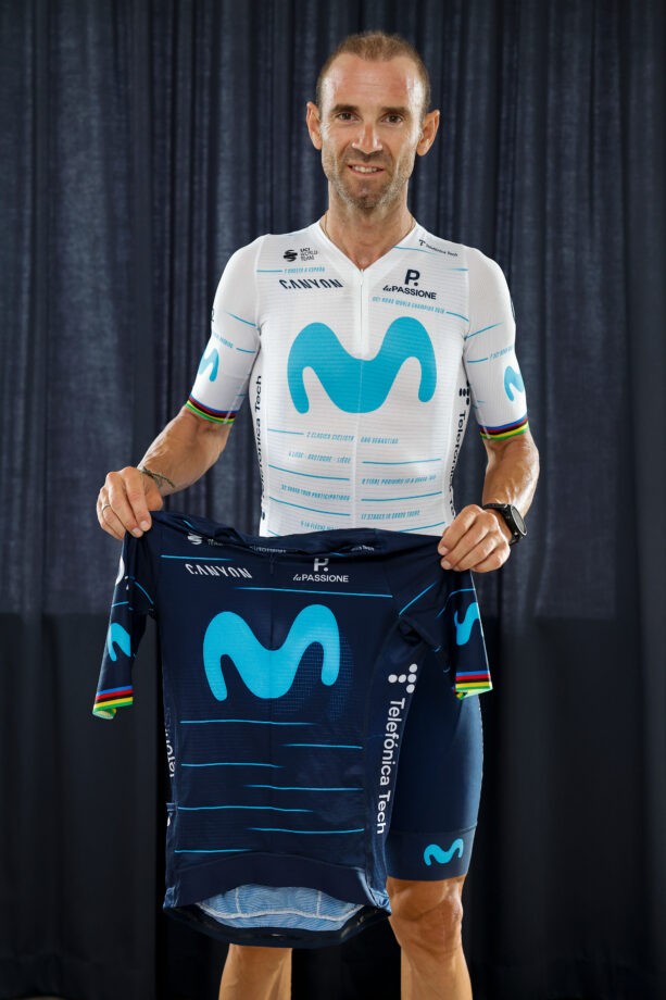 especificación espontáneo Iniciativa Movistar Team dedica su maillot de La Vuelta 2022 a Alejandro Valverde |  Movistar Team