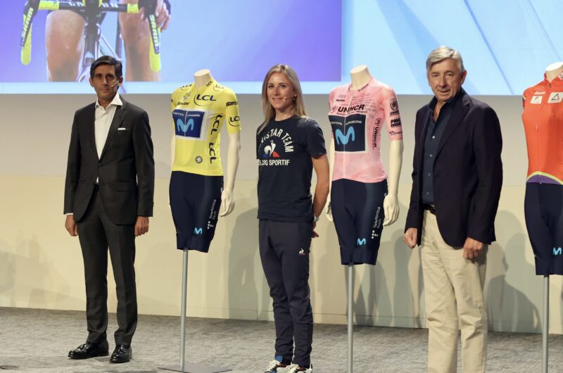 Imagen de la noticia ‛Annemiek van Vleuten visits Telefónica’s headquarters with Giro, TDFF, La Vuelta jerseys’