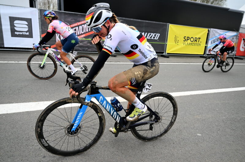 Imagen de la noticia ‛Bad luck strikes Movistar Team again at Ronde van Vlaanderen,Arlenis Sierra 10th’
