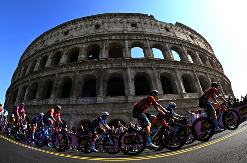 Imagen de la noticia ‛Movistar Team bids farewell to notable 2023 Giro in Rome’