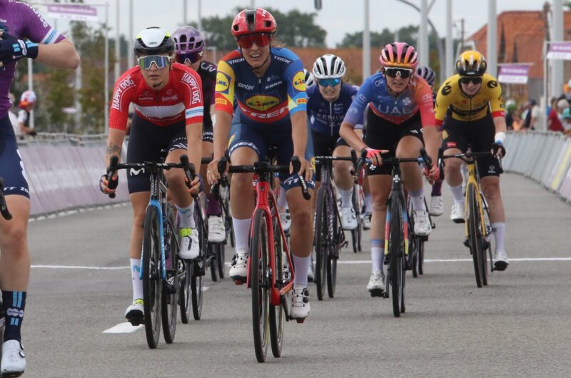 Imagen de la noticia ‛Norsgaard back in 3rd at Knokke sprint before crucial time trial’